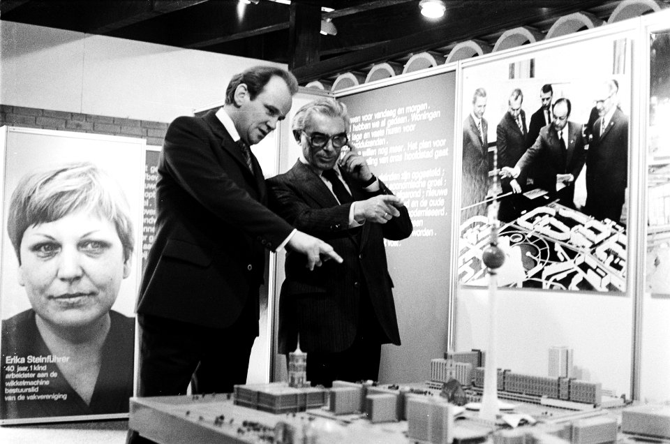 Burgemeesters Oost Berlijn Erhard Krack en Polak open tentoonstelling Berlin gr, Bestanddeelnr 929-6857