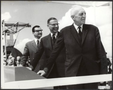 Burgemeesters, openingen, pijpleidingen, Hall, Gijs van, Strumphler JH, Visser, Bestanddeelnr 081-1233