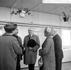 Burgemeester Van Walsum van Rotterdam op Zestienhoven om burgemeester van Southa, Bestanddeelnr 916-3334