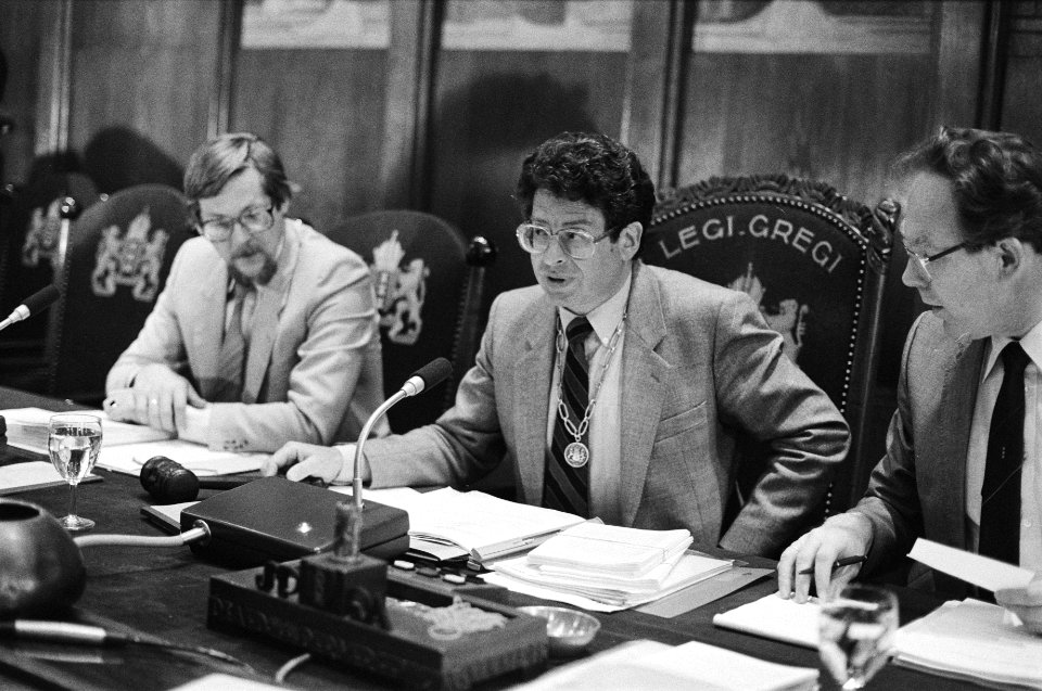 Burgemeester Van Thijn (r) en wethouder Heerma, Bestanddeelnr 932-6369