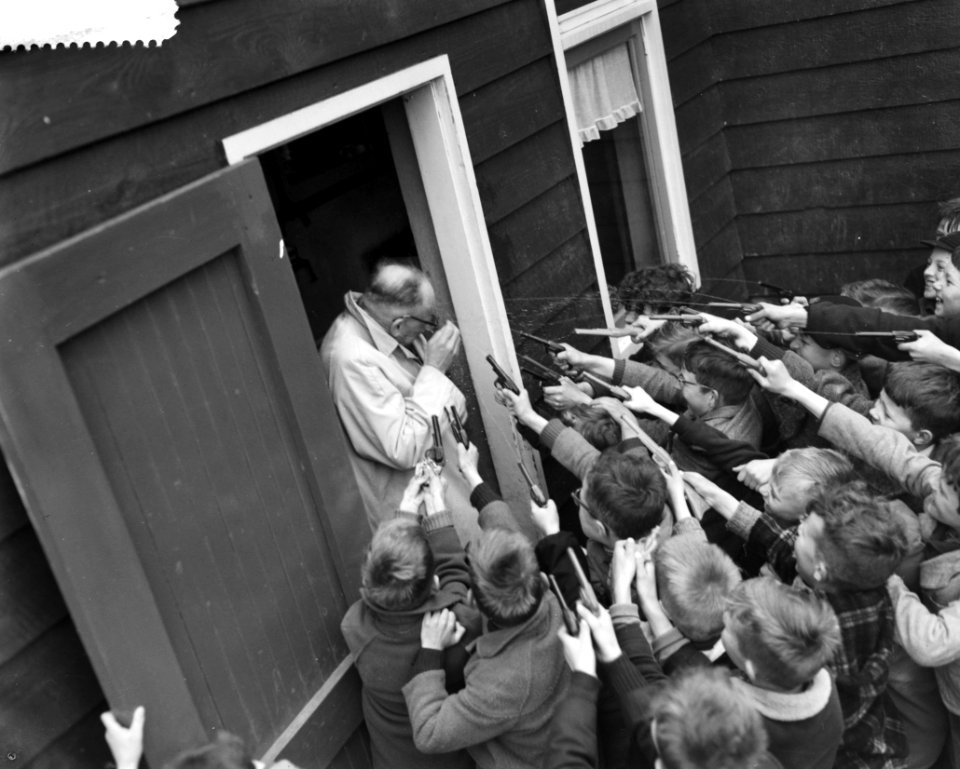 Burgemeester van Oud Vossemeer mr. J. J. Versluys vogelvrij verklaard, Bestanddeelnr 910-2854
