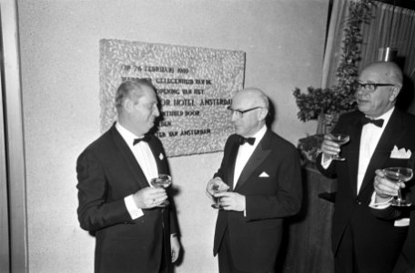 Burgemeester dr. I. Samkalden opende Esso Motor Hotel Amsterdam initiatiefnemer , Bestanddeelnr 922-1414