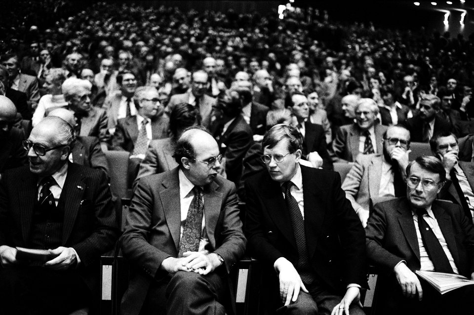 Burgemeesters in Den Haag in een demonstratief congres bijeen in verband met de , Bestanddeelnr 930-5311