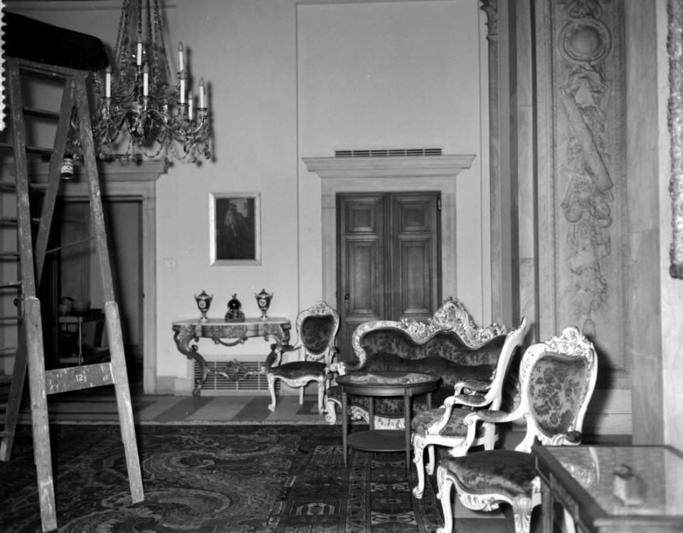 Burgemeesterskamer naast het balkon aan de Damzijde in Louis XIV stijl, Bestanddeelnr 909-3905