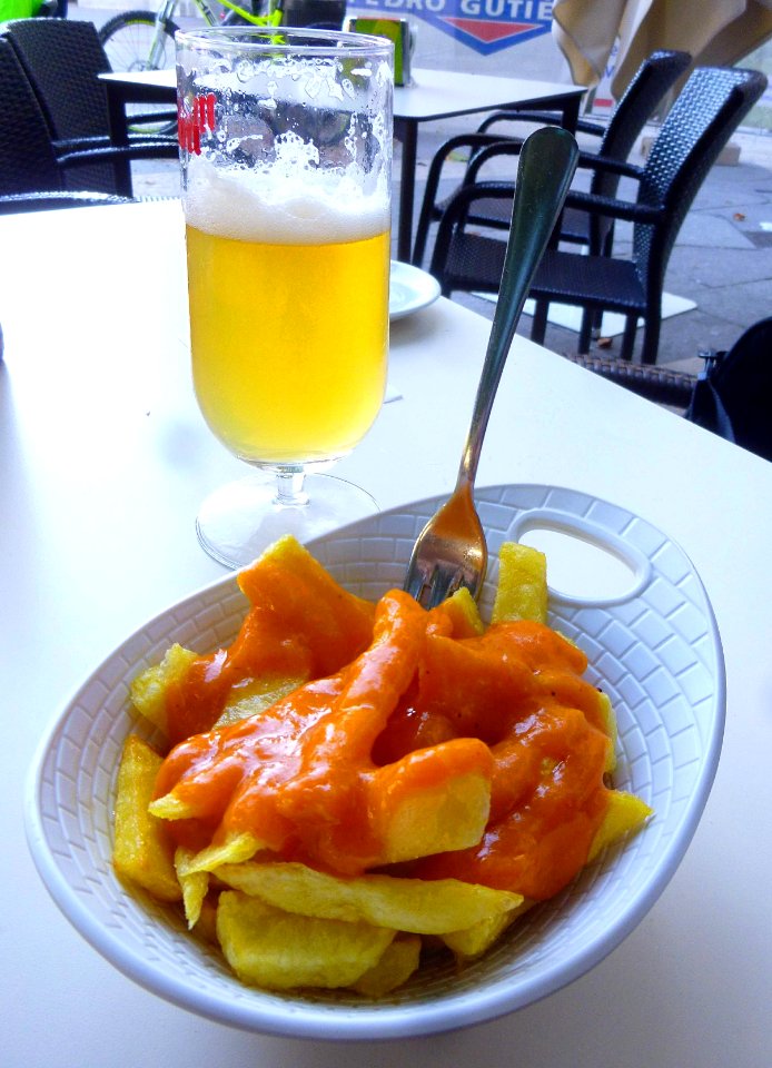 Burgos - Ración de patatas bravas