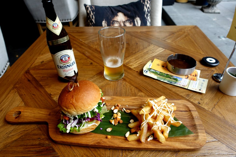 Burger, fries, and weißbier - Chengdu, China - DSC06305