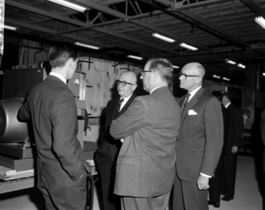 Burgemeester Van Hall Amerikaanse vestiging van Hobart Brothers aan Zeeburgerdij, Bestanddeelnr 915-9166