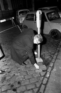Burgemeester Thomassen en wethouders bezoeken Amsterdam. Burgemeester Thomassen , Bestanddeelnr 920-8725