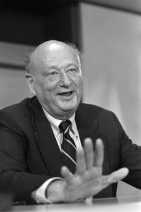 Burgemeester Edward Koch van New York bezoekt Amsterdam burgemeester Edward Koch, Bestanddeelnr 934-2887
