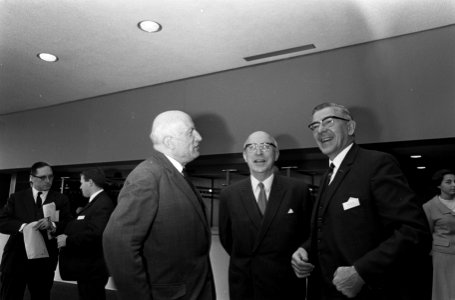 Burgemeester Thomassen van Rotterdam en raadsleden brachten bezoek Amsterdam. Lo, Bestanddeelnr 920-8721