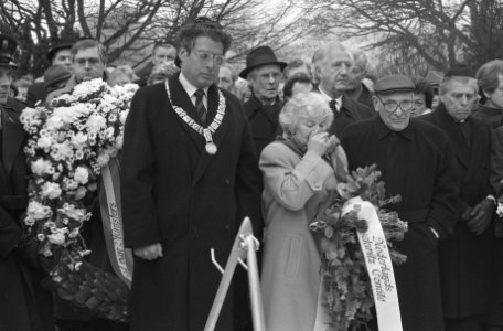 Burgemeester van Amsterdam Van Thijn en Mevrouw Fels-Kupferschmidt, voorzitter v, Bestanddeelnr 934-3961