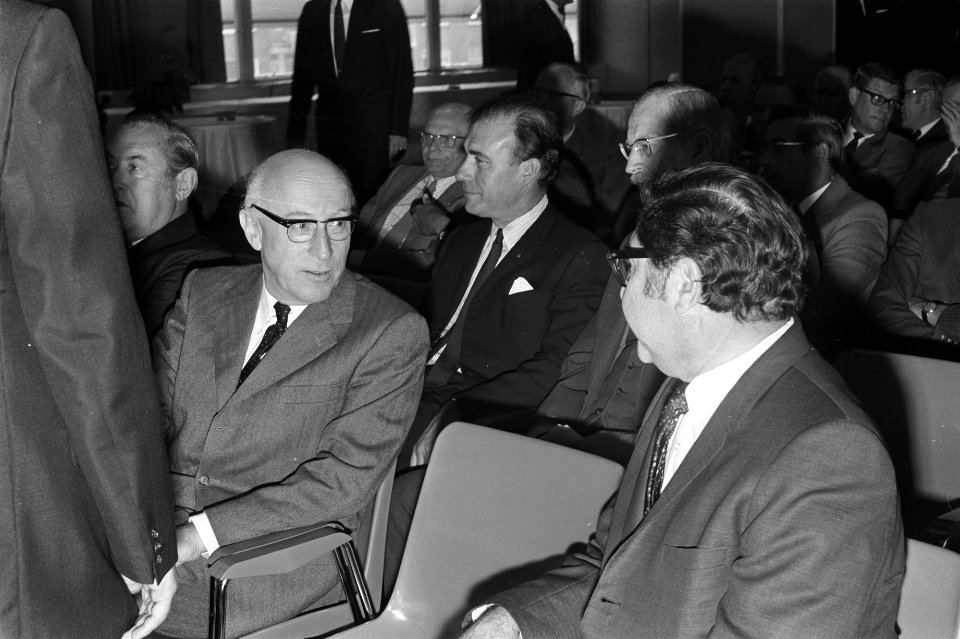 Burgemeester Samkalden in gesprek, Bestanddeelnr 925-8605