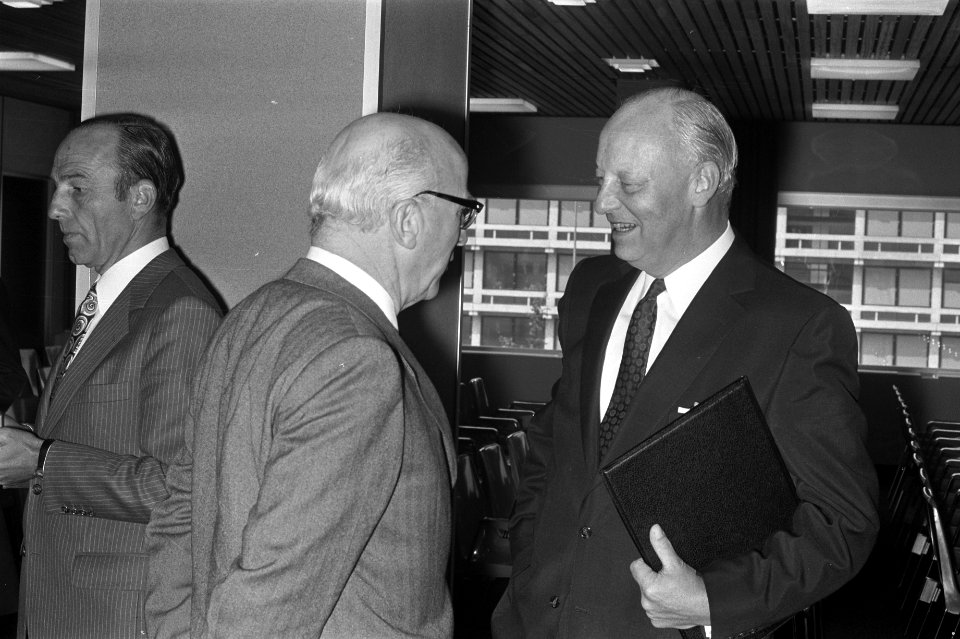 Burgemeester Samkalden in gesprek, Bestanddeelnr 925-8607
