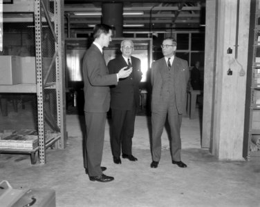 Burgemeester Van Hall Amerikaanse vestiging van Hobart Brothers aan Zeeburgerdij, Bestanddeelnr 915-9168