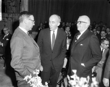 Burgemeester Van Hall Amerikaanse vestiging van Hobart Brothers aan Zeeburgerdij, Bestanddeelnr 915-9164