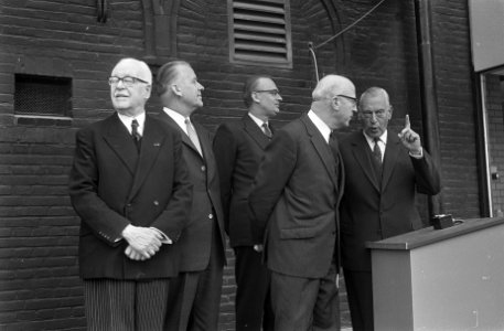 Burgemeester Samkalden opent nieuwe gebouw en Technische Unie aan de Houtmankade, Bestanddeelnr 921-4151