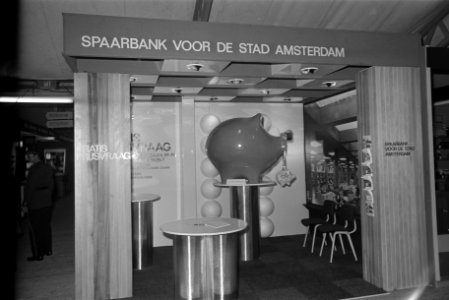 Burgemeester Samkalden opende IJ-tunnel manifestatie Dit is Noord, stand, Spaa, Bestanddeelnr 921-8022