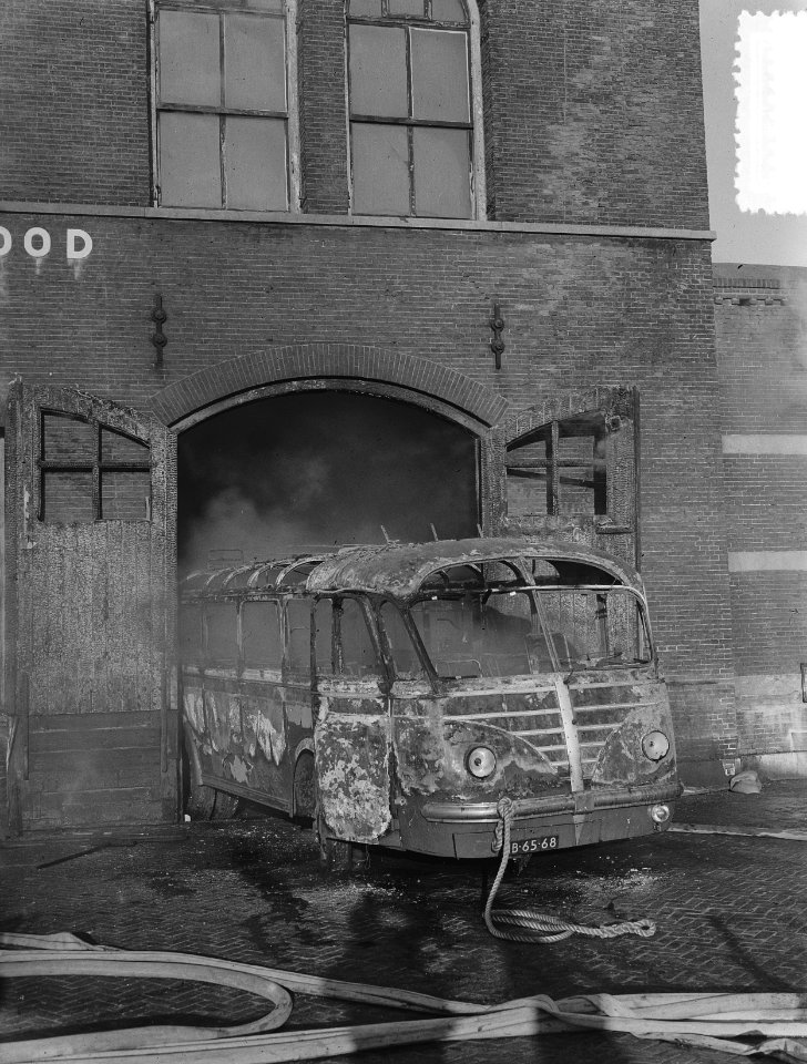 Brand opslagplaats garage Van Nood , Amsterdam, Bestanddeelnr 906-2766