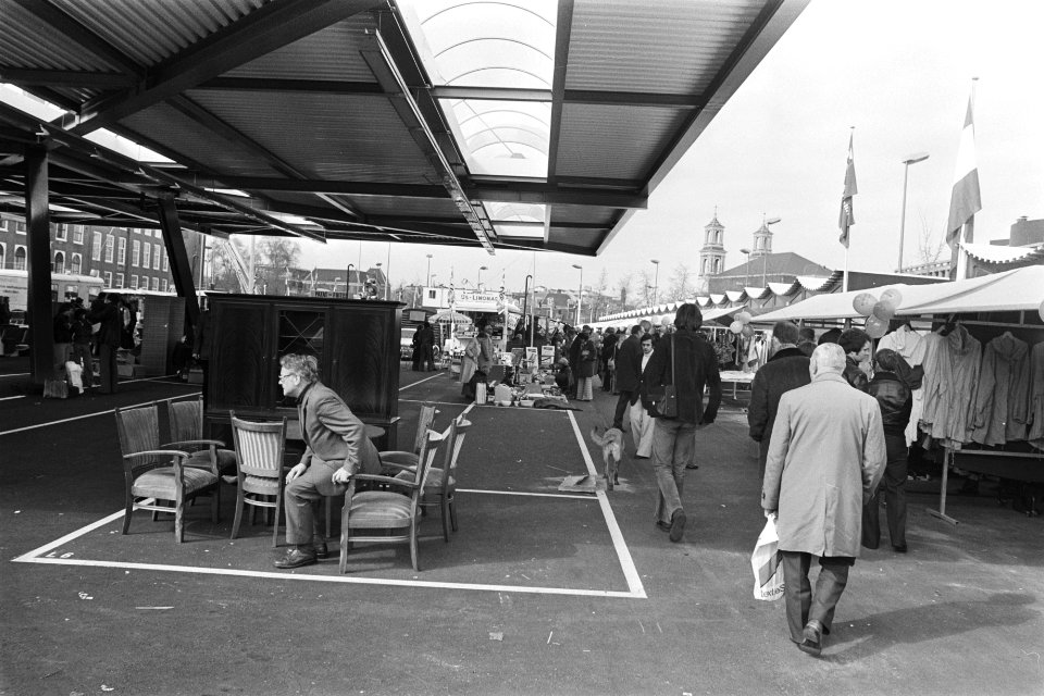 Burgemeester Samkalden opent nieuw Waterlooplein marktbeelden, Bestanddeelnr 929-1515
