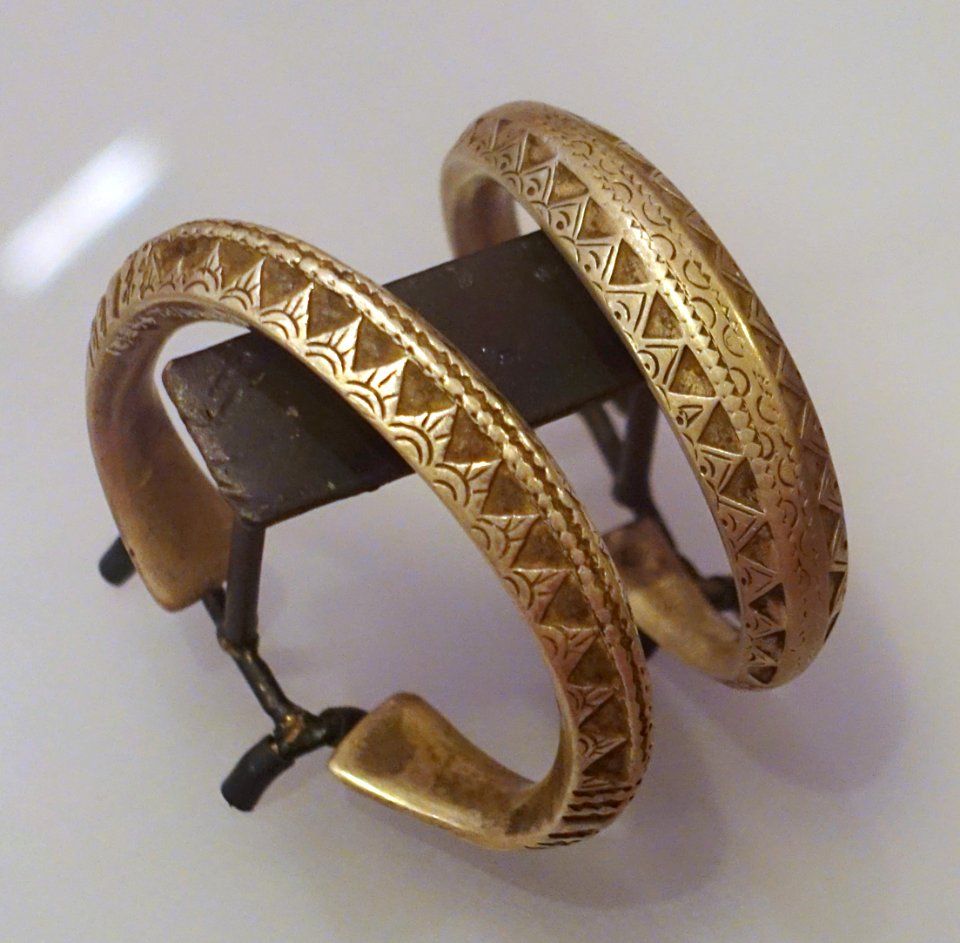 Bracelets, Thai, Nghe An, 1985 - Vietnamese Women's Museum - Hanoi, Vietnam - DSC04017