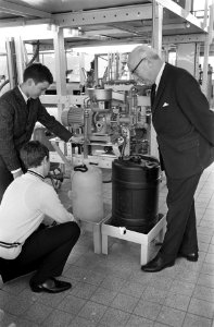 Burgemeester Samkalden opende de J W W Willemsen school (LTS) in de Hogguurst, Bestanddeelnr 921-2002