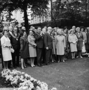 Burgemeester Samkalden ontvangt veertien burgemeesters uit Engeland. Hier in de , Bestanddeelnr 920-7555