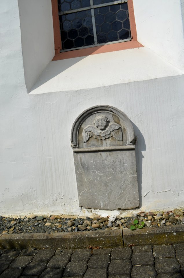 Brandoberndorf, Pfarrgasse 1, Evangelische Pfarrkirche, Grabsteine (2)