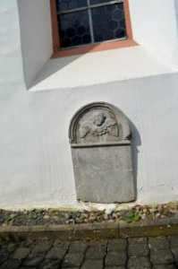 Brandoberndorf, Pfarrgasse 1, Evangelische Pfarrkirche, Grabsteine (2)