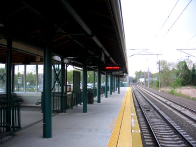 Branford station platform 076