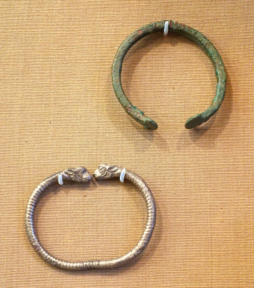 Bracelets, (above) Ischali, bronze, (below) Nippur, sounding E, house, room 42, Achaemenid period, 539-331 BC, silver - Oriental Institute Museum, University of Chicago - DSC07317