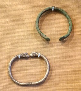 Bracelets, (above) Ischali, bronze, (below) Nippur, sounding E, house, room 42, Achaemenid period, 539-331 BC, silver - Oriental Institute Museum, University of Chicago - DSC07317