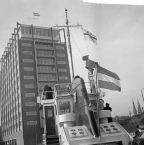 Brandbluspatrouillevaartuig Havendienst 1 in gebruik genomen. De Havendienst , Bestanddeelnr 915-6926