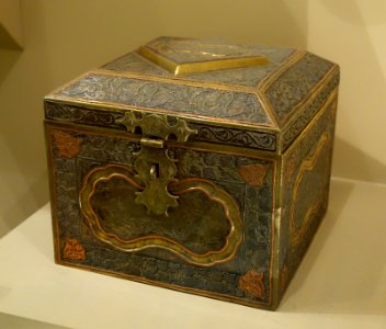 Box, Syria, mid 19th century AD, silver-lined brass, chased silver overlay, and copper banding - Huntington Museum of Art - DSC05074