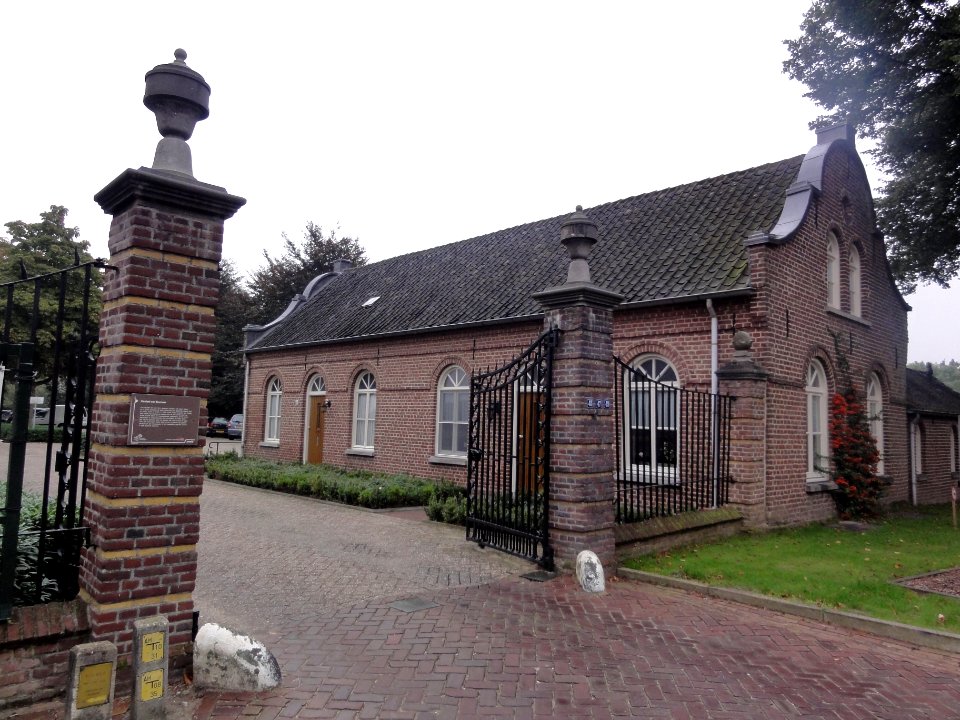 Boxmeer Rijksmonument 10039 Veerstraat 45 huis met poort kasteel