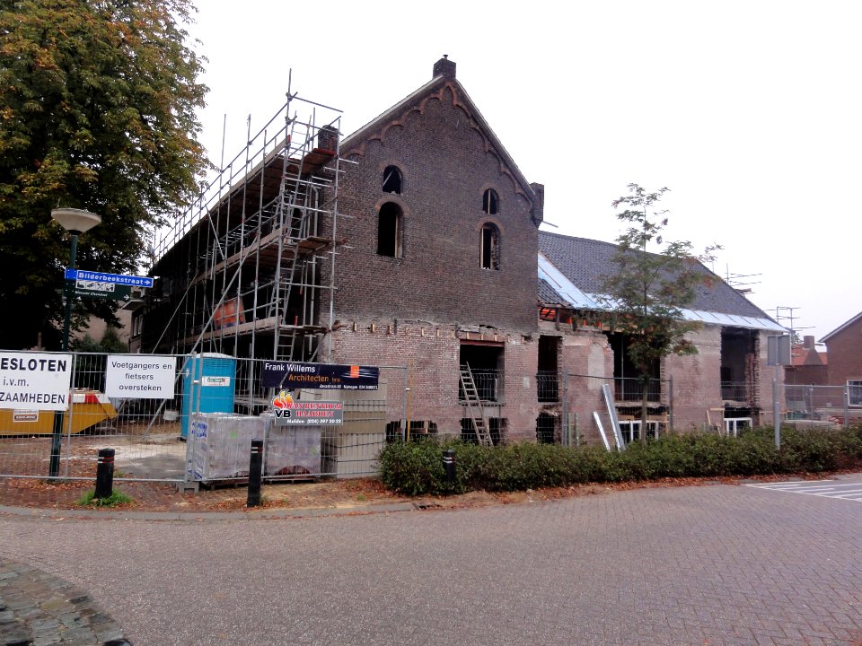 Boxmeer Rijksmonument 518559 opslagruimte, in de steigers