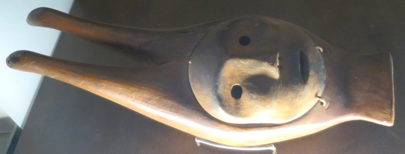 Box representing a water bird, with humanoid face on the lid, Iñupiaq