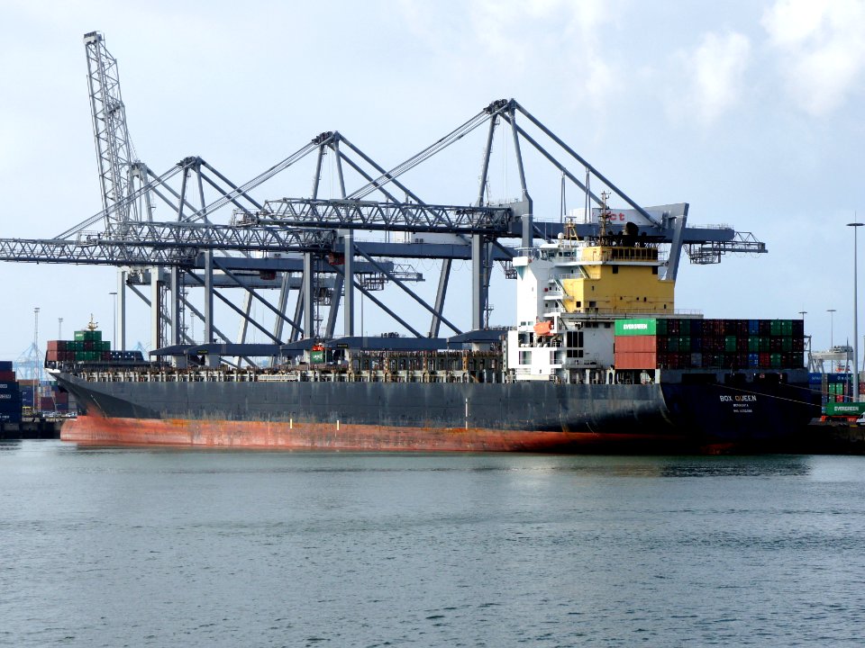 Box Queen - IMO 9252096 - Callsign DDAL 2, Amazonehaven, Port of Rotterdam, pic1