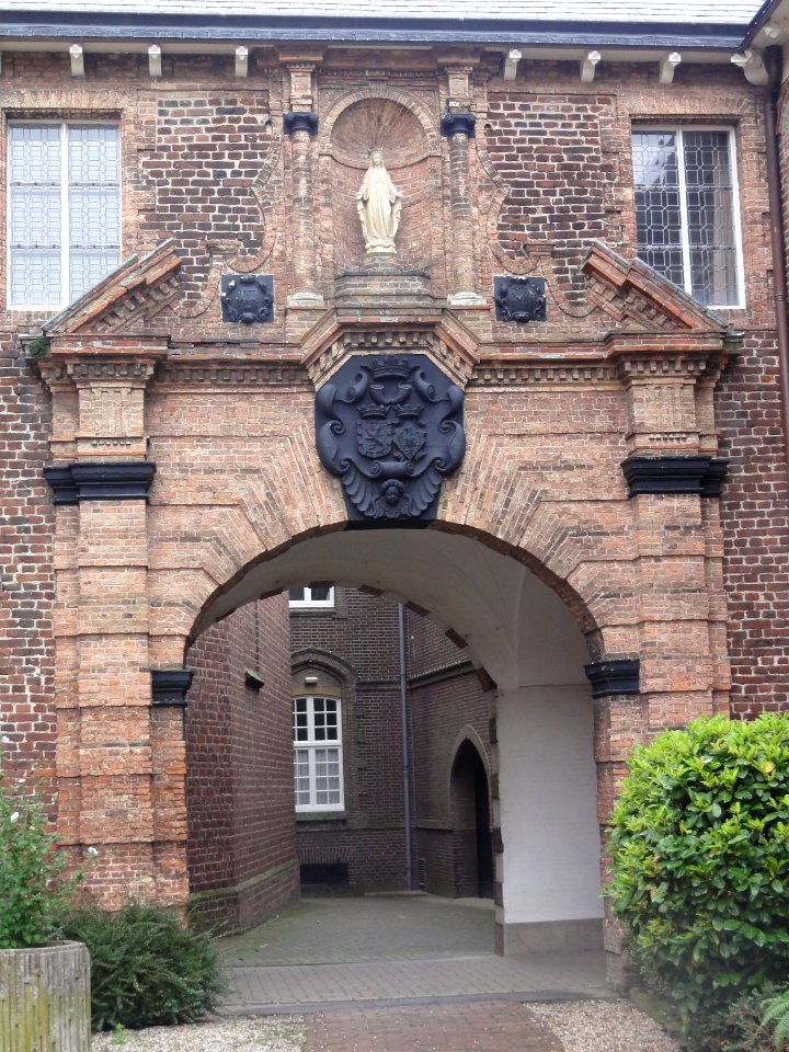 Boxmeer Rijksmonument 10031 Carmelietenklooster, poort