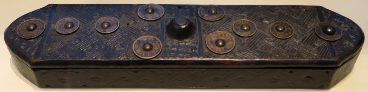 Box with lid, Kuba people, Honolulu Museum of Art, 13035.1