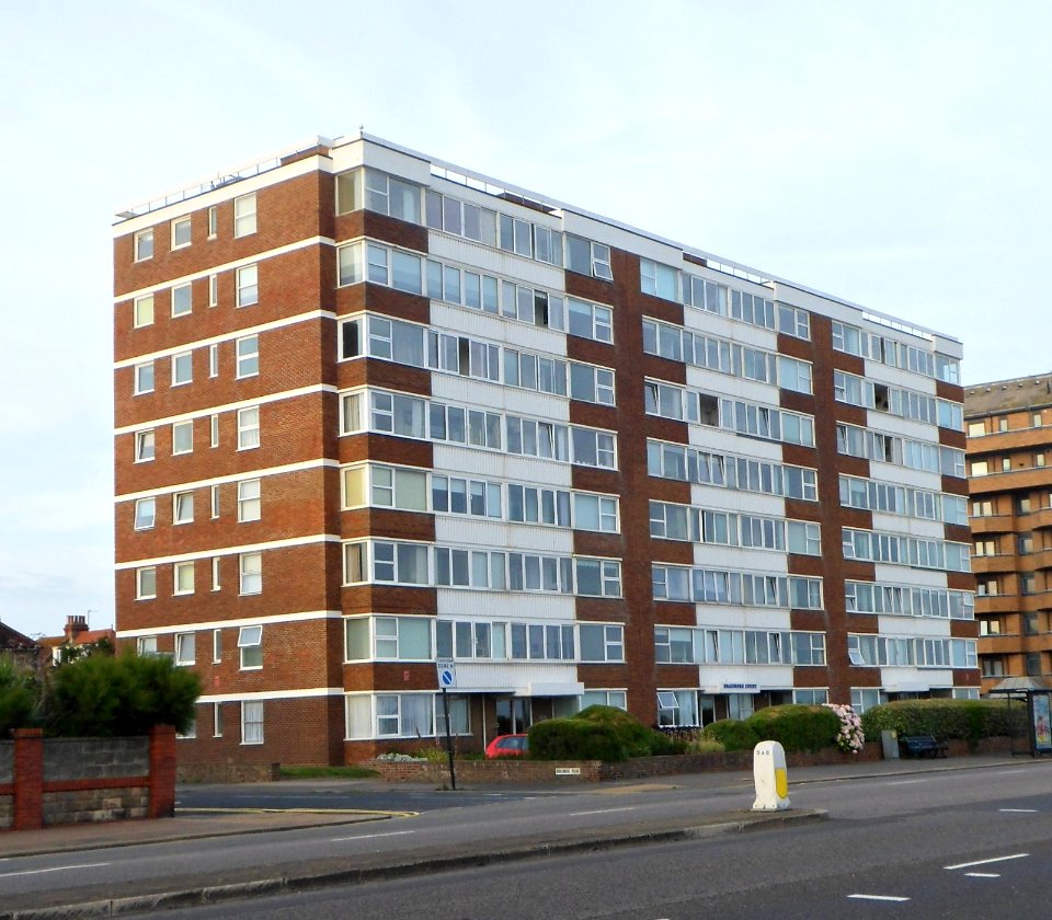 Braemore Court, Kingsway, Hove (August 2013) (1)