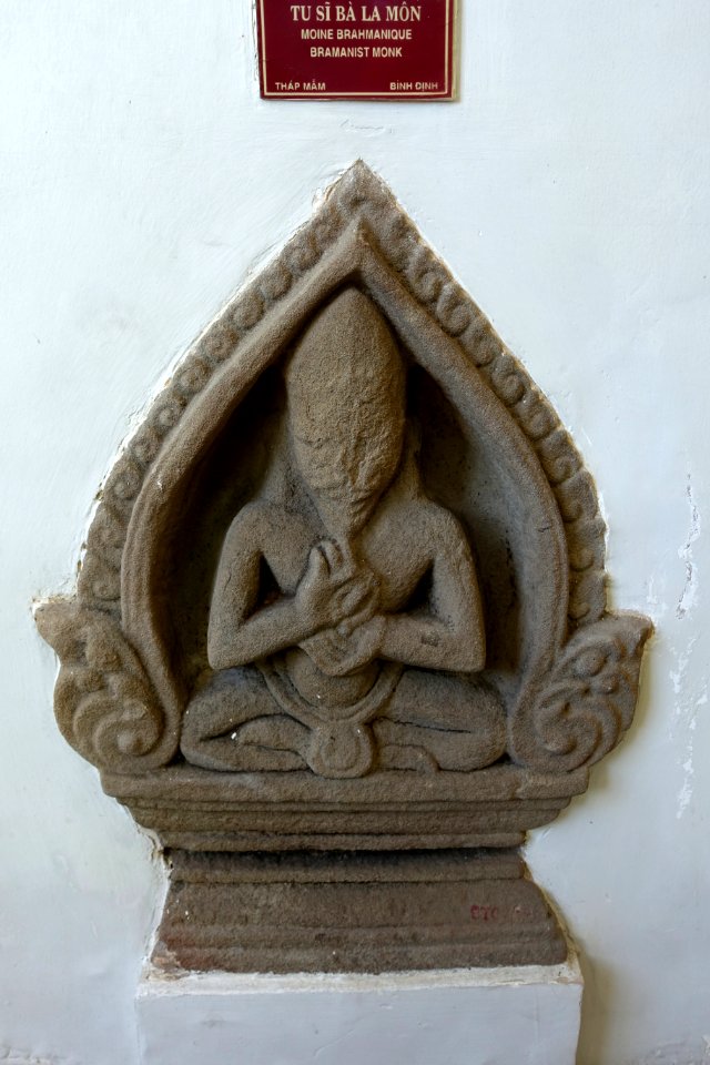 Brahmanist Monk, Thap Mam, 13th century, Binh Dinh - Museum of Cham Sculpture - Danang, Vietnam - DSC01406