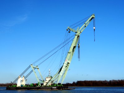 Brabo (crane barge) 800T barge crane - ENI 06105424, Port of Antwerp pic3