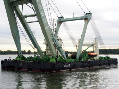 Brabo 800T barge crane - ENI 06105424, Port of Antwerp pic2 photo