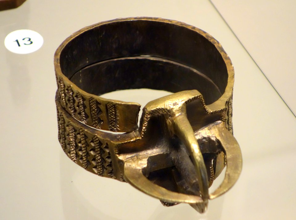 Bracelet, brass - Kongo - Royal Museum for Central Africa - DSC05735