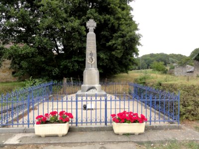 Brabant-en-Argonne (Meuse) monument aux morts