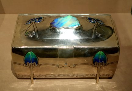 Box, model 652 variant, Archibald Knox designer, W. H. Haseler & Co. manufacturer, Birmingham, England, 1905, silver, enamel, opal - Dallas Museum of Art - DSC05198