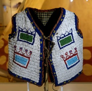 Boy's vest, Central Plains, USA, 1850-1900, leather, cotton, glass beads - Rautenstrauch-Joest-Museum - DSC00318