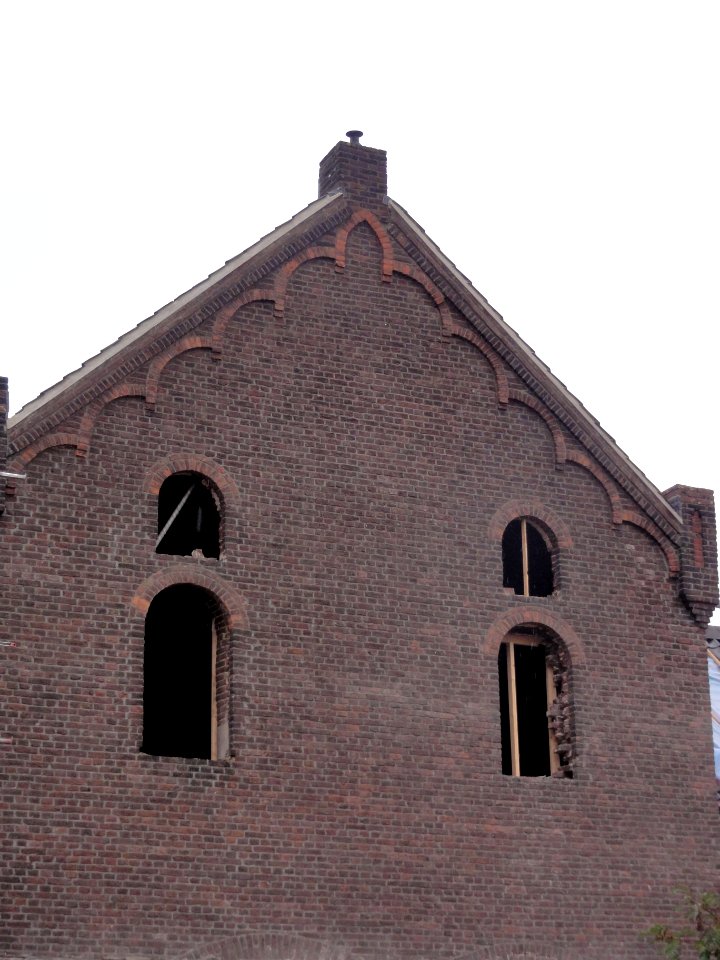 Boxmeer Rijksmonument 518559 fabriek, top gevel