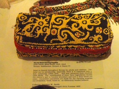 Box for betel chewing supplies, Borneo - Pacific collection - Peabody Museum, Harvard University - DSC05813