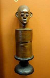 Box for personal effects, bark - Mangbetu - Royal Museum for Central Africa - DSC06537